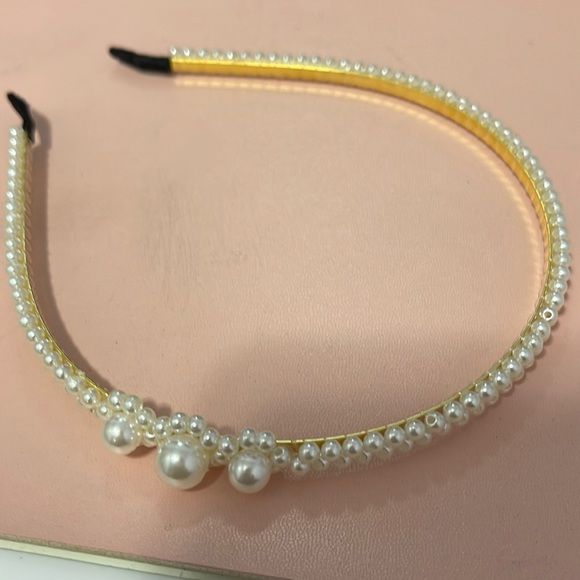 NWT-Fashion Pearls Hair Band - Picture 2 of 2